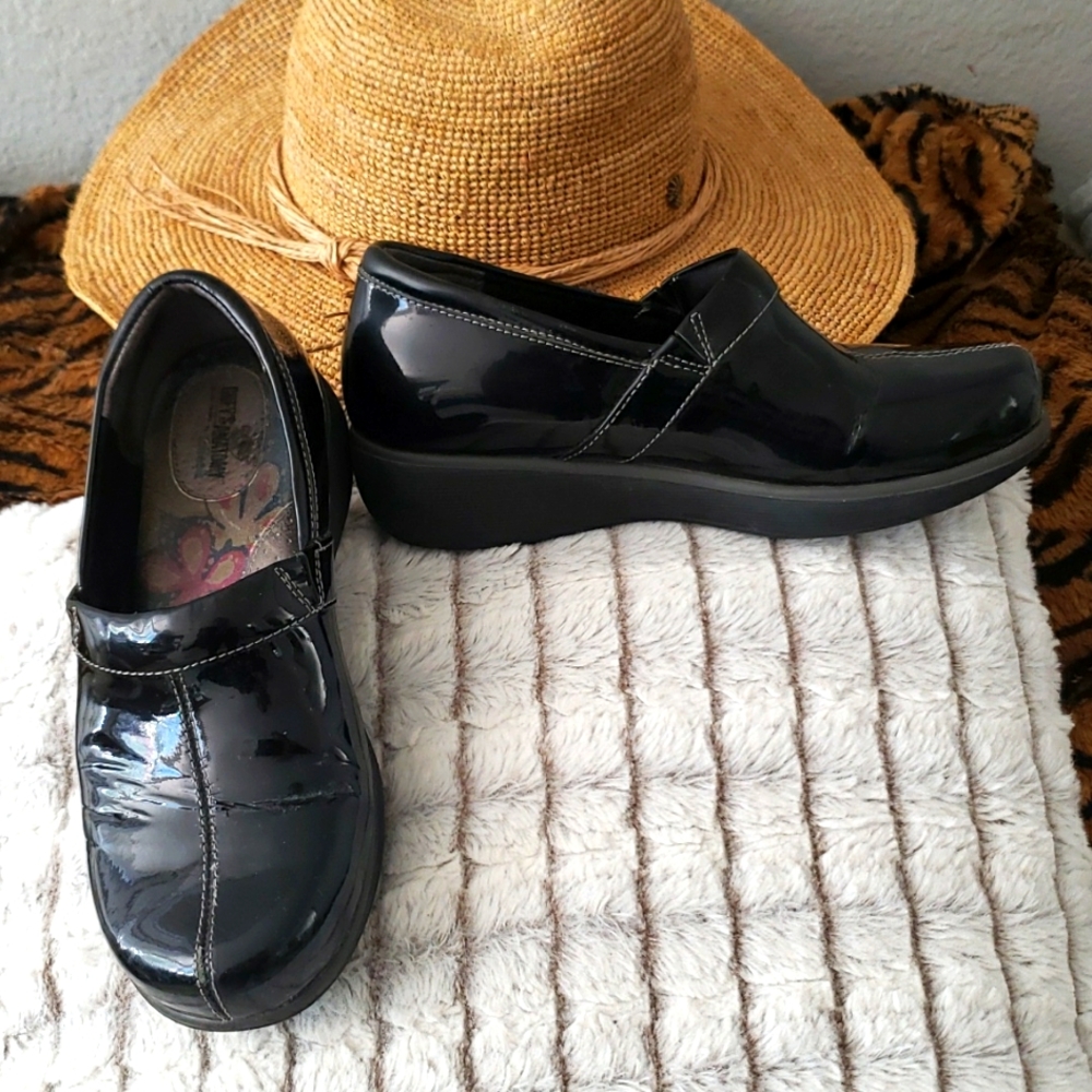 Women's Patent Leather loafers sz 8